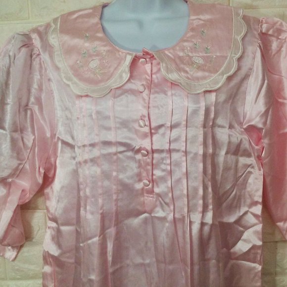 NWT NOS Prairie Collar Nightgown -M Buttons Pin-Tucks Puff LSL Shiny Pink Satin - Picture 4 of 11